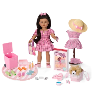 Raquel Reyes™ Gift Set (Girl of the Year™ 2026)